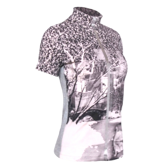 Marc Cain - Grey Central Park Print Short Sleeve Turtleneck Sweater. Size: S/M. - Picture 3 of 9